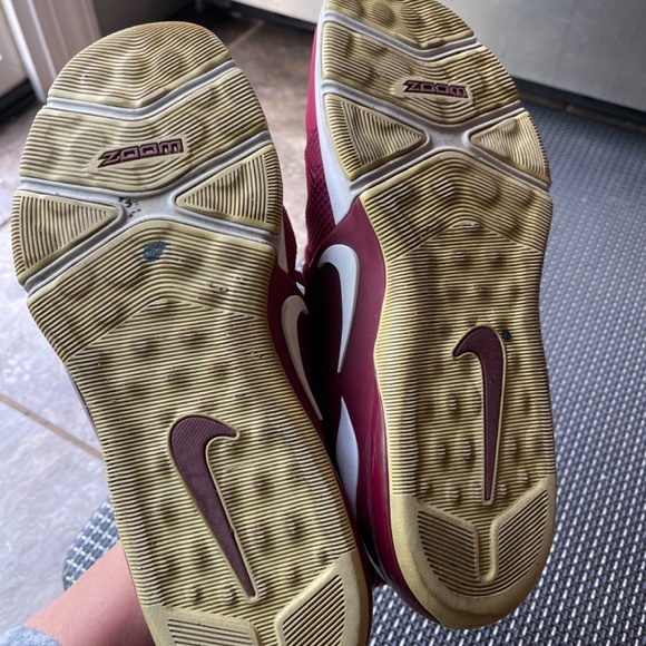 Nike Shoes for Men - Picture 5 of 6